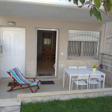 Ferienwohnung Δεσποινα Néa Péramos Exterior foto
