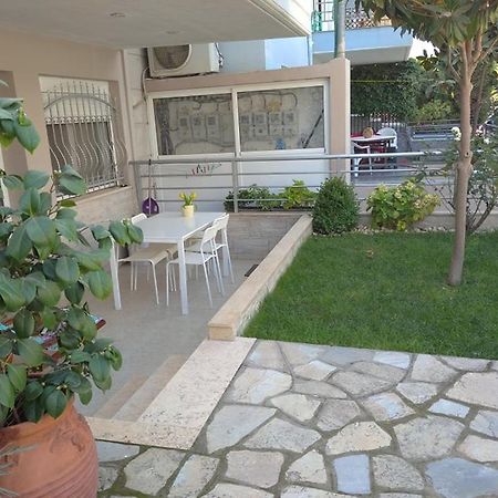 Ferienwohnung Δεσποινα Néa Péramos Exterior foto
