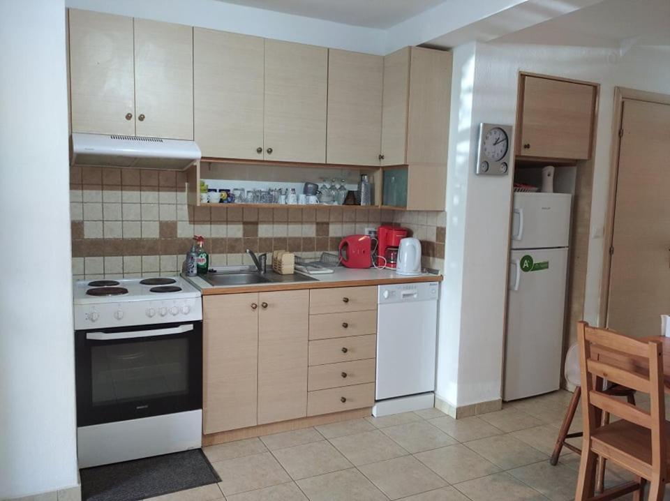Ferienwohnung Δεσποινα Néa Péramos Exterior foto