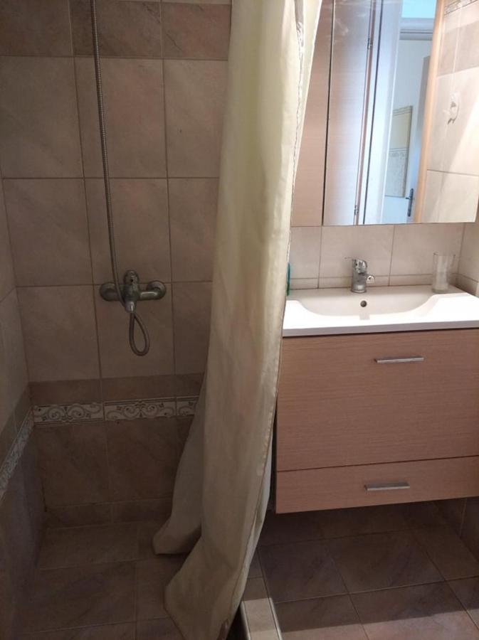 Ferienwohnung Δεσποινα Néa Péramos Exterior foto